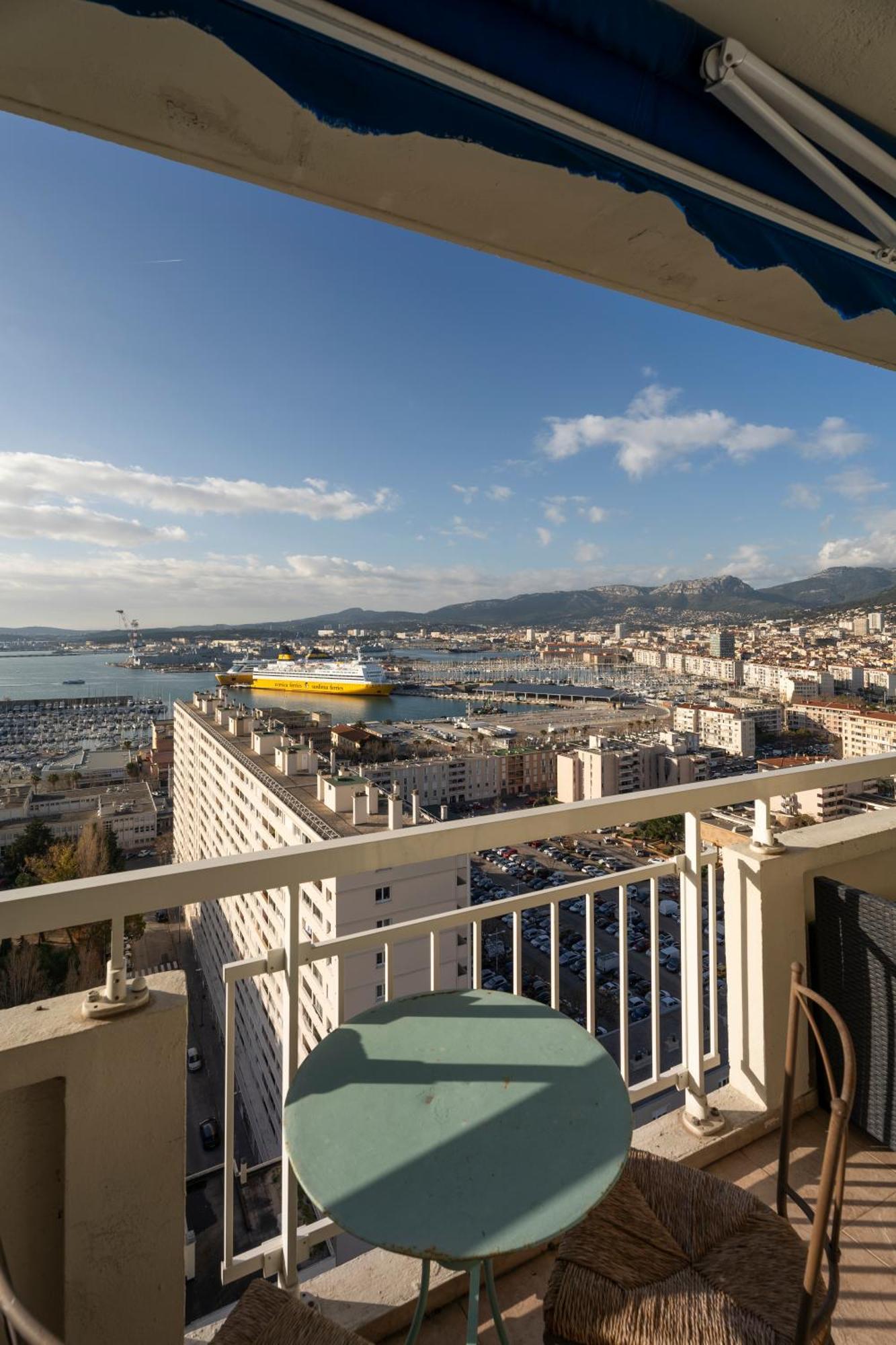 Apartment Vue Panoramique, Grand 2 A *